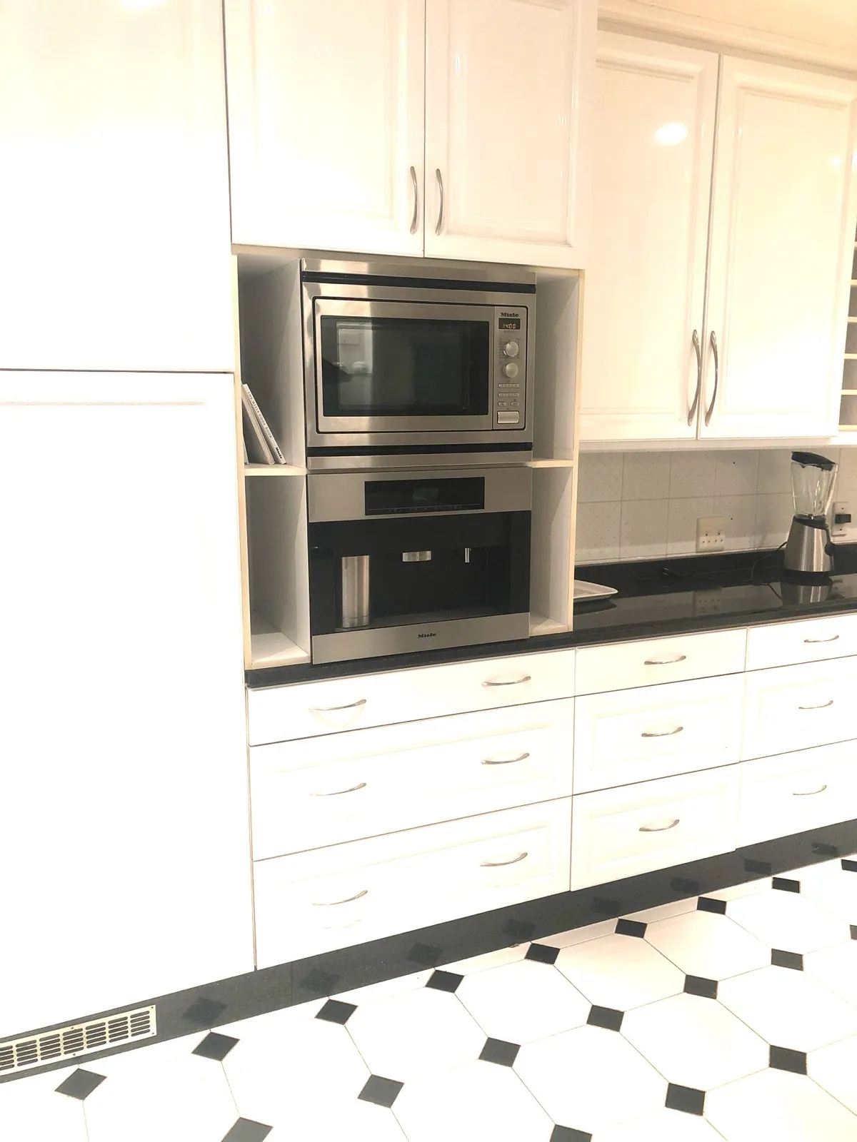 Kitchen at 27A on Angus — 04