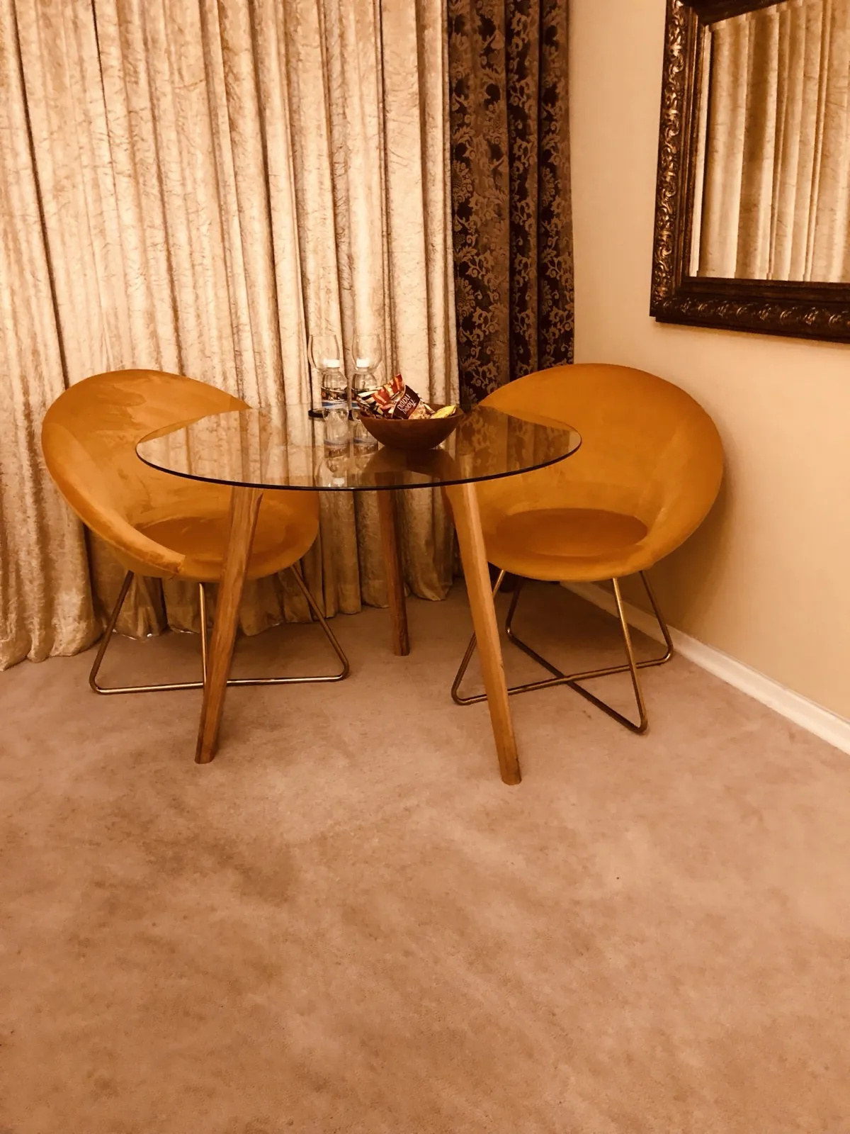 Honey Suite at 27A on Angus — 02