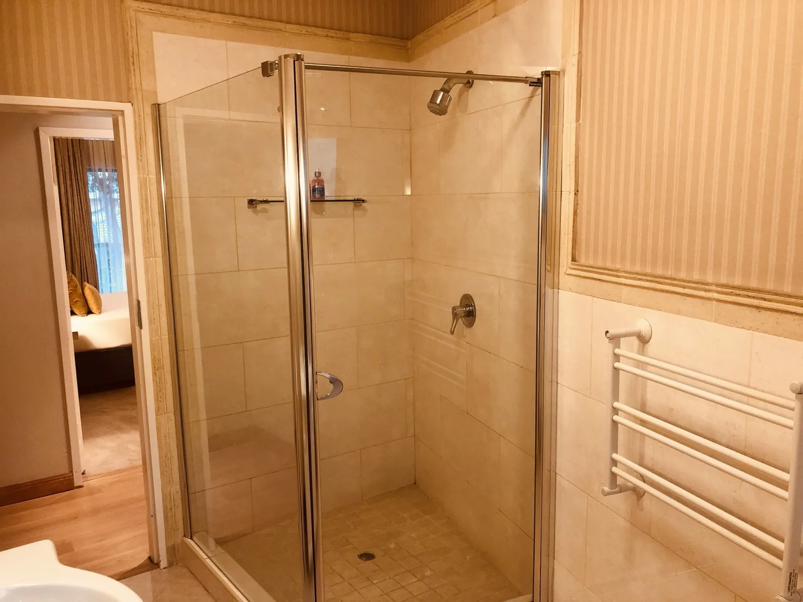 Honey Suite at 27A on Angus — 10