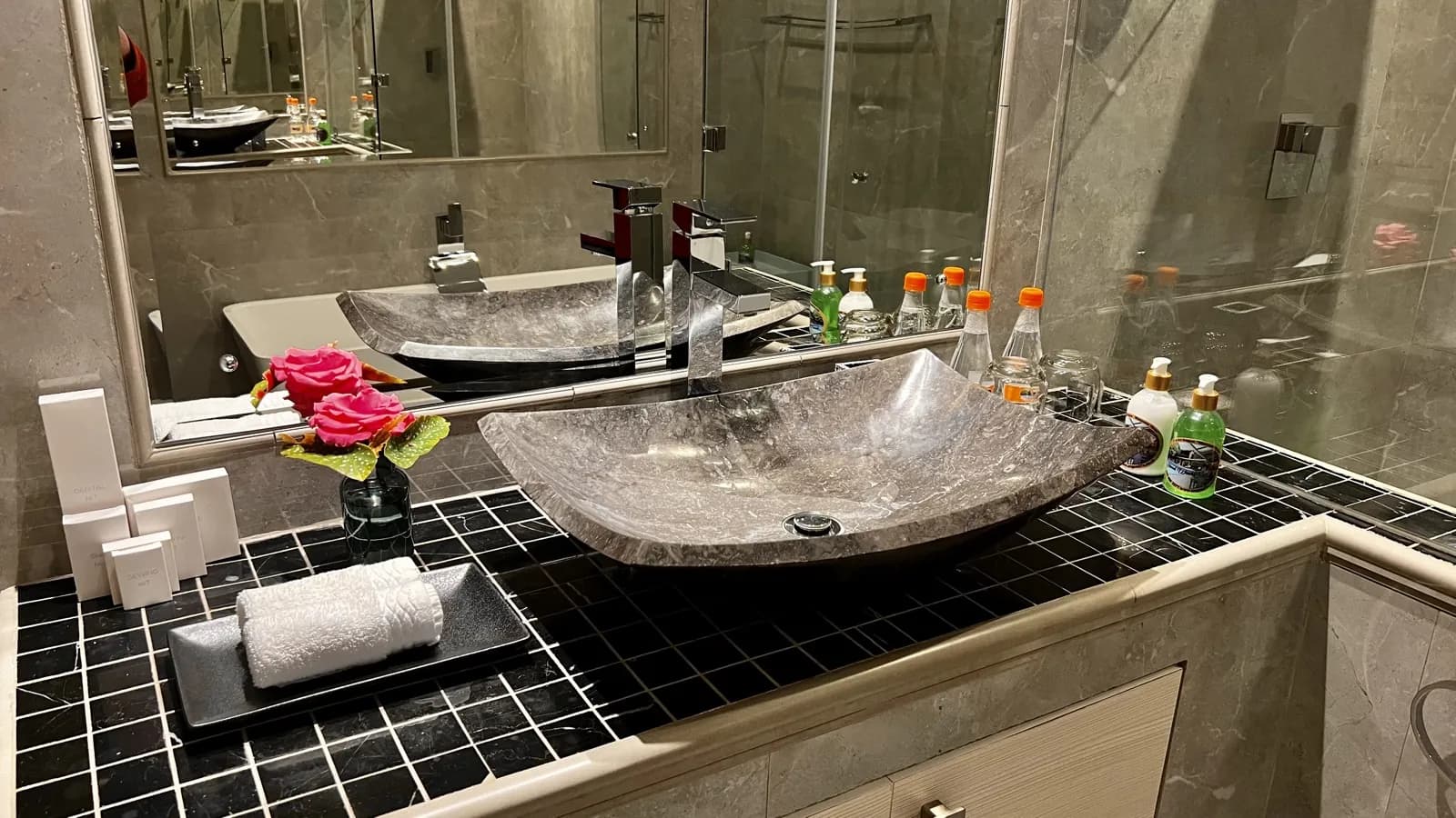 Olive Suite at 27A on Angus — 05