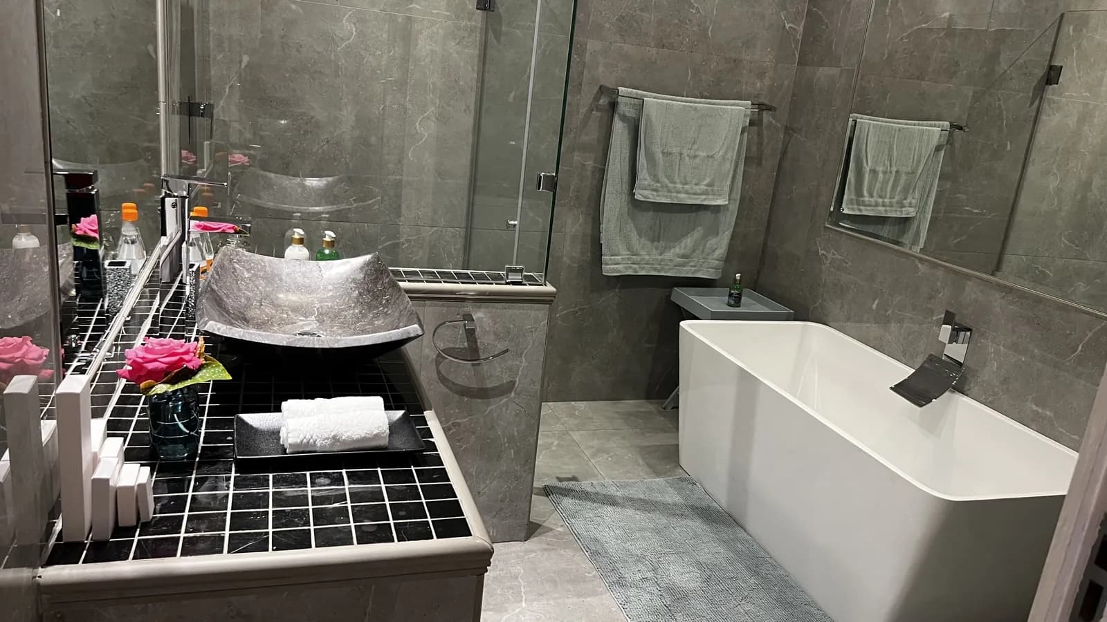 Olive Suite at 27A on Angus — 07