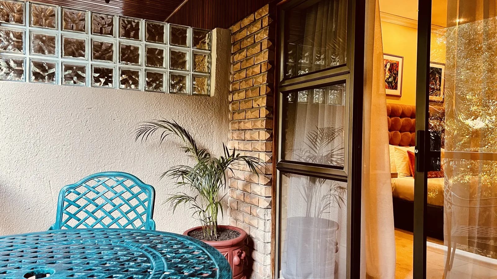Peach Suite at 27A on Angus — 15